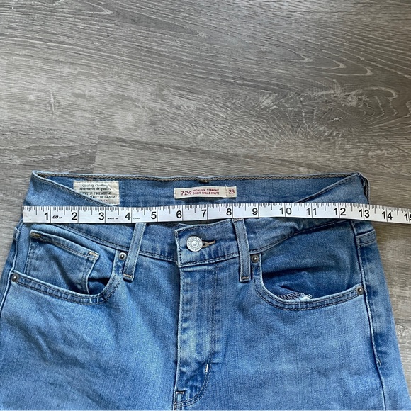 Levi’s 724 Excellent Condition, Straight Leg High Rise Jeans - Picture 4 of 5